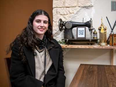 Anche Yasmine Nehme ha 23 anni: studia Medicina. Lei � figlia di un medico che ha studiato proprio a Bari. �Voglio fare come lui � afferma decisa �: una volta presa la laurea torner� nella mia terra che ha tanto bisogno di aiuto�
